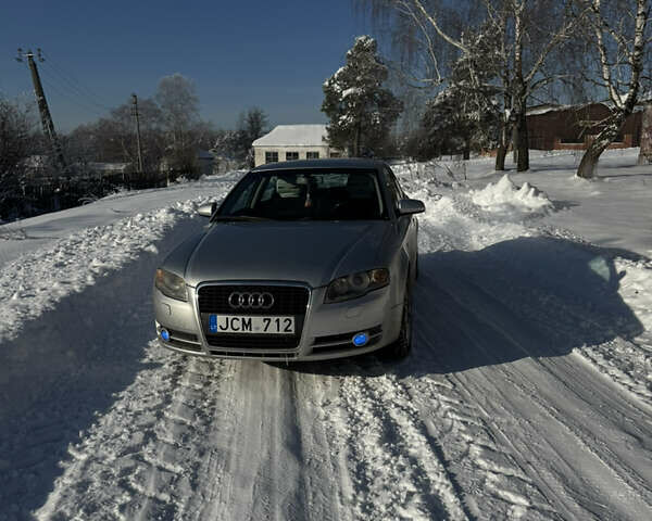 Серый Ауди А4, объемом двигателя 2 л и пробегом 290 тыс. км за 3500 $, фото 1 на Automoto.ua