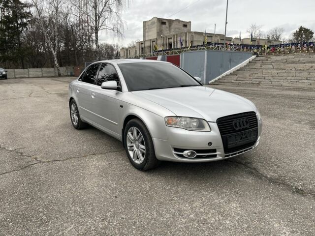 Серый Ауди А4, объемом двигателя 2 л и пробегом 200 тыс. км за 5400 $, фото 1 на Automoto.ua