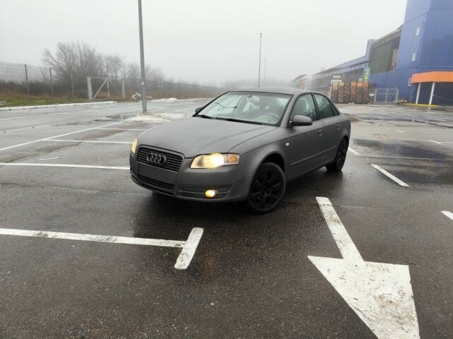 Серый Ауди А4, объемом двигателя 2 л и пробегом 300 тыс. км за 3500 $, фото 1 на Automoto.ua