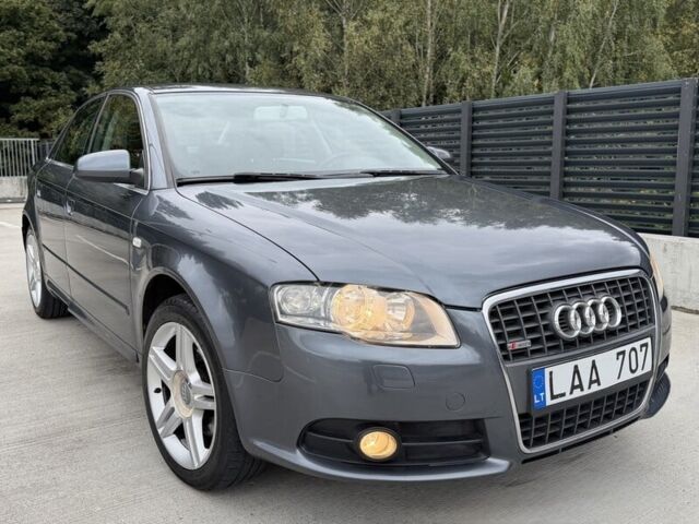 Серый Ауди А4, объемом двигателя 2 л и пробегом 300 тыс. км за 1550 $, фото 1 на Automoto.ua