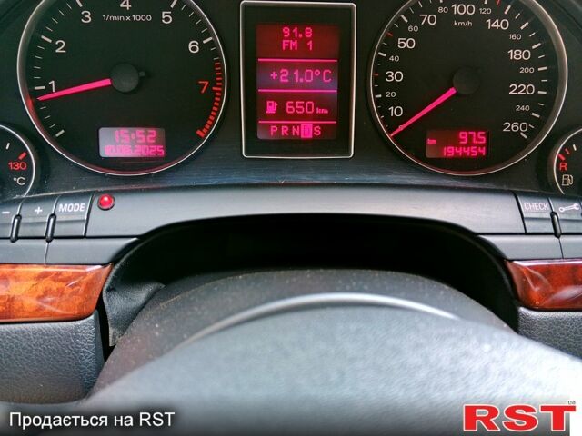 Серый Ауди А4, объемом двигателя 2 л и пробегом 194 тыс. км за 7500 $, фото 1 на Automoto.ua