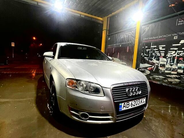 Серый Ауди А4, объемом двигателя 2 л и пробегом 310 тыс. км за 5500 $, фото 1 на Automoto.ua