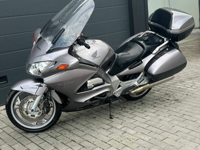 Сірий Ауді А4, об'ємом двигуна 0 л та пробігом 245 тис. км за 6021 $, фото 1 на Automoto.ua