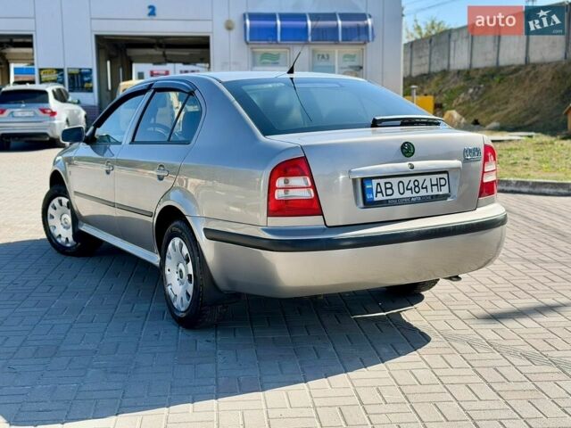 Серый Ауди А4, объемом двигателя 2 л и пробегом 270 тыс. км за 7399 $, фото 1 на Automoto.ua