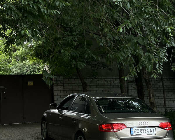 Сірий Ауді А4, об'ємом двигуна 1.8 л та пробігом 209 тис. км за 7500 $, фото 1 на Automoto.ua