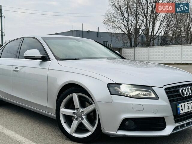Сірий Ауді А4, об'ємом двигуна 1.8 л та пробігом 238 тис. км за 8000 $, фото 1 на Automoto.ua