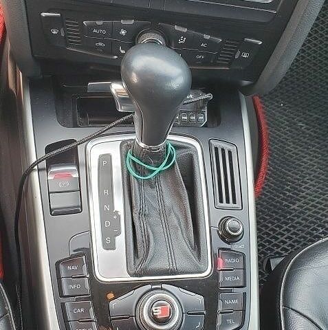 Серый Ауди А4, объемом двигателя 2 л и пробегом 298 тыс. км за 8129 $, фото 1 на Automoto.ua