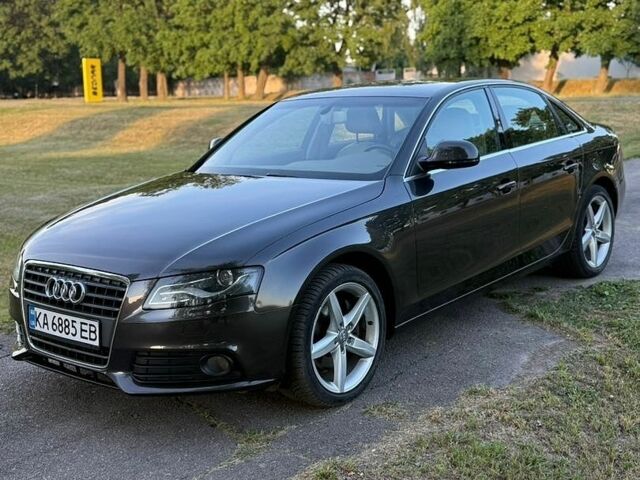 Сірий Ауді А4, об'ємом двигуна 2.7 л та пробігом 342 тис. км за 8900 $, фото 1 на Automoto.ua