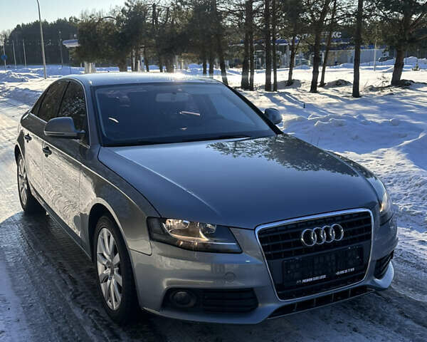 Сірий Ауді А4, об'ємом двигуна 1.8 л та пробігом 340 тис. км за 8500 $, фото 1 на Automoto.ua