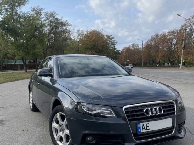 Сірий Ауді А4, об'ємом двигуна 0 л та пробігом 219 тис. км за 8500 $, фото 1 на Automoto.ua