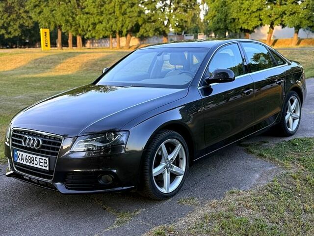 Сірий Ауді А4, об'ємом двигуна 2.7 л та пробігом 348 тис. км за 9500 $, фото 1 на Automoto.ua