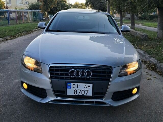 Серый Ауди А4, объемом двигателя 2 л и пробегом 274 тыс. км за 7800 $, фото 1 на Automoto.ua