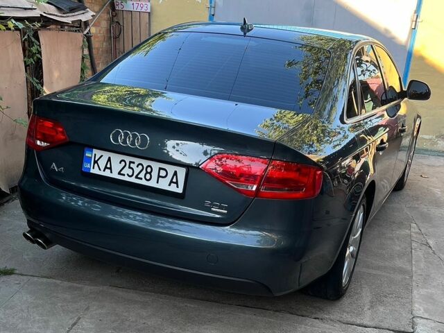 Сірий Ауді А4, об'ємом двигуна 2 л та пробігом 247 тис. км за 9200 $, фото 1 на Automoto.ua