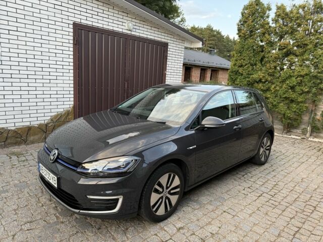 Серый Ауди А4, объемом двигателя 2 л и пробегом 290 тыс. км за 10286 $, фото 1 на Automoto.ua