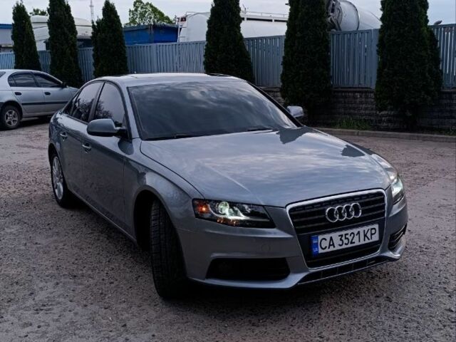 Серый Ауди А4, объемом двигателя 2 л и пробегом 300 тыс. км за 9500 $, фото 1 на Automoto.ua