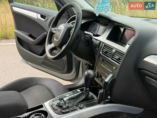 Сірий Ауді А4, об'ємом двигуна 3 л та пробігом 300 тис. км за 8500 $, фото 1 на Automoto.ua