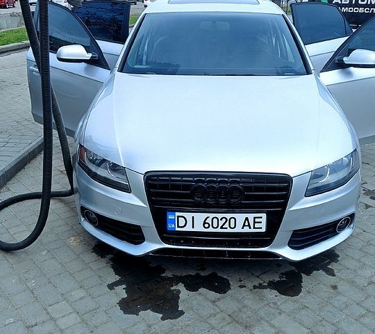 Серый Ауди А4, объемом двигателя 2 л и пробегом 225 тыс. км за 7500 $, фото 1 на Automoto.ua