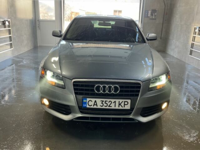 Серый Ауди А4, объемом двигателя 2 л и пробегом 280 тыс. км за 9500 $, фото 1 на Automoto.ua