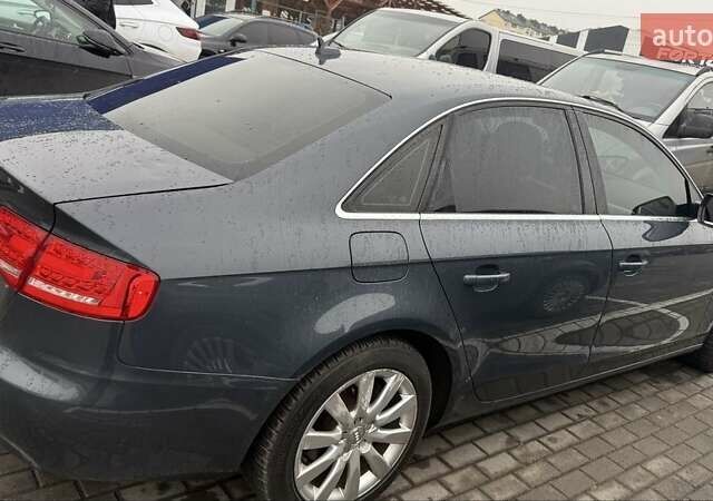 Серый Ауди А4, объемом двигателя 2 л и пробегом 290 тыс. км за 9500 $, фото 1 на Automoto.ua