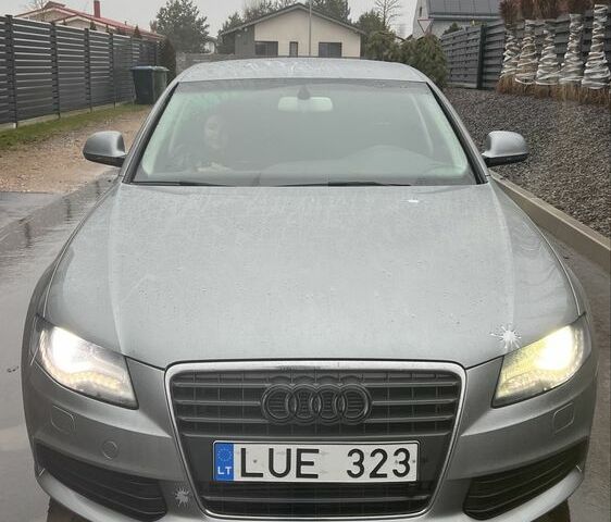 Серый Ауди А4, объемом двигателя 2 л и пробегом 231 тыс. км за 4489 $, фото 1 на Automoto.ua