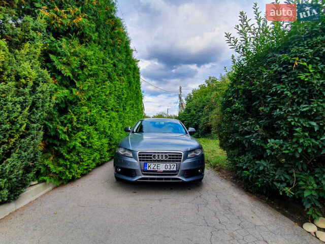 Серый Ауди А4, объемом двигателя 2 л и пробегом 320 тыс. км за 11808 $, фото 1 на Automoto.ua