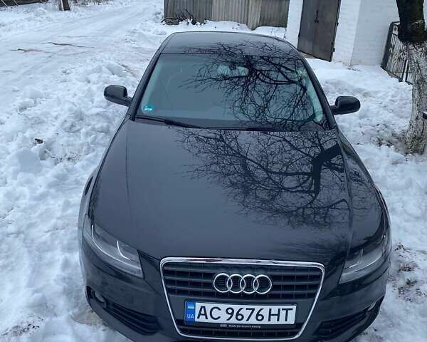 Серый Ауди А4, объемом двигателя 1.8 л и пробегом 170 тыс. км за 10000 $, фото 1 на Automoto.ua
