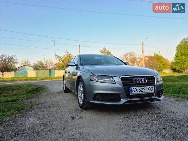 Серый Ауди А4, объемом двигателя 2 л и пробегом 203 тыс. км за 8900 $, фото 1 на Automoto.ua