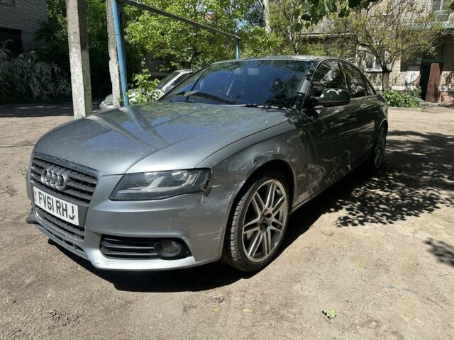 Серый Ауди А4, объемом двигателя 2 л и пробегом 260 тыс. км за 3800 $, фото 1 на Automoto.ua
