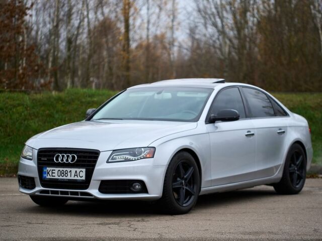 Сірий Ауді А4, об'ємом двигуна 2 л та пробігом 118 тис. км за 10500 $, фото 1 на Automoto.ua