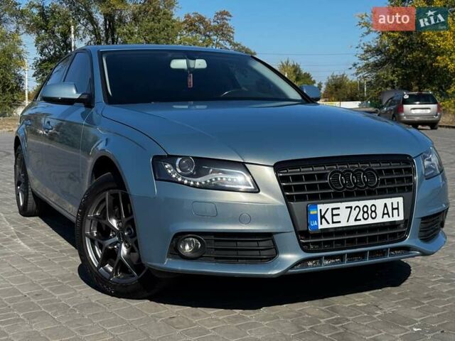 Серый Ауди А4, объемом двигателя 1.8 л и пробегом 139 тыс. км за 12499 $, фото 1 на Automoto.ua