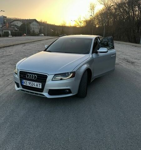 Серый Ауди А4, объемом двигателя 1.98 л и пробегом 200 тыс. км за 11200 $, фото 1 на Automoto.ua