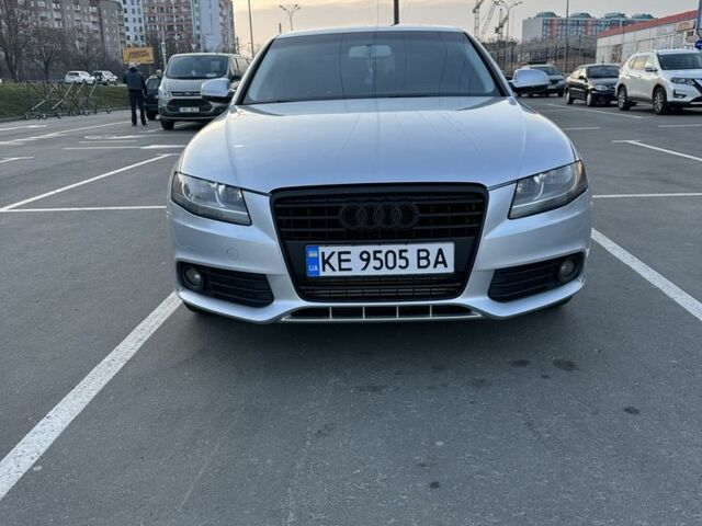 Сірий Ауді А4, об'ємом двигуна 2 л та пробігом 270 тис. км за 9800 $, фото 1 на Automoto.ua