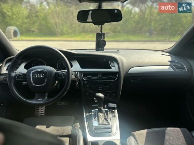 Сірий Ауді А4, об'ємом двигуна 1.8 л та пробігом 249 тис. км за 12000 $, фото 1 на Automoto.ua