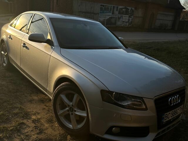 Сірий Ауді А4, об'ємом двигуна 2 л та пробігом 217 тис. км за 8800 $, фото 1 на Automoto.ua