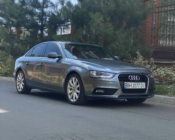 Серый Ауди А4, объемом двигателя 2 л и пробегом 308 тыс. км за 12000 $, фото 1 на Automoto.ua