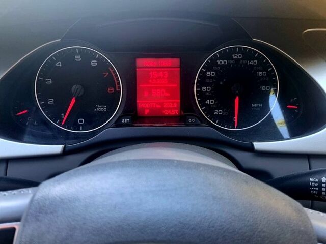 Серый Ауди А4, объемом двигателя 2 л и пробегом 140 тыс. км за 10700 $, фото 1 на Automoto.ua