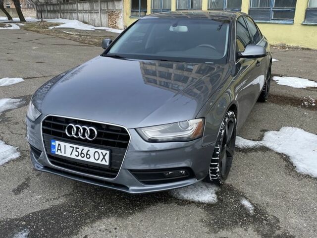 Сірий Ауді А4, об'ємом двигуна 2 л та пробігом 211 тис. км за 11000 $, фото 1 на Automoto.ua