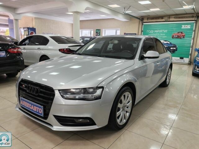 Серый Ауди А4, объемом двигателя 2 л и пробегом 110 тыс. км за 12900 $, фото 1 на Automoto.ua
