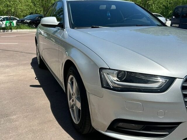 Серый Ауди А4, объемом двигателя 1.8 л и пробегом 157 тыс. км за 9000 $, фото 1 на Automoto.ua