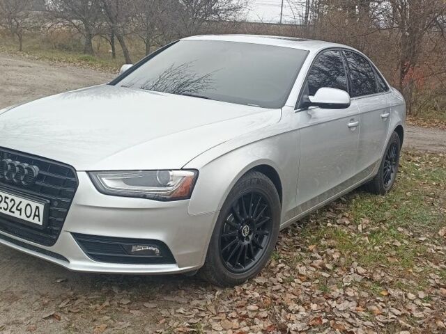 Серый Ауди А4, объемом двигателя 2 л и пробегом 177 тыс. км за 12500 $, фото 1 на Automoto.ua