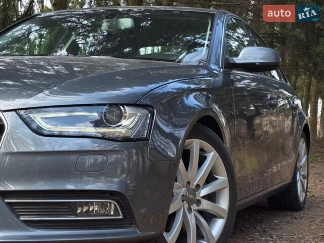 Серый Ауди А4, объемом двигателя 2 л и пробегом 127 тыс. км за 11000 $, фото 1 на Automoto.ua