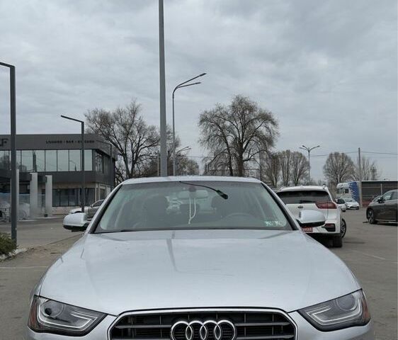 Серый Ауди А4, объемом двигателя 0 л и пробегом 200 тыс. км за 12507 $, фото 1 на Automoto.ua