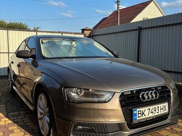 Сірий Ауді А4, об'ємом двигуна 1.98 л та пробігом 142 тис. км за 12000 $, фото 1 на Automoto.ua