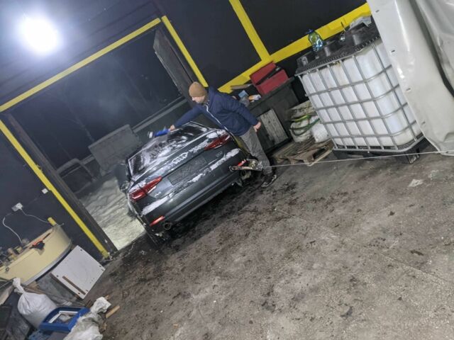 Сірий Ауді А4, об'ємом двигуна 2 л та пробігом 248 тис. км за 15000 $, фото 1 на Automoto.ua