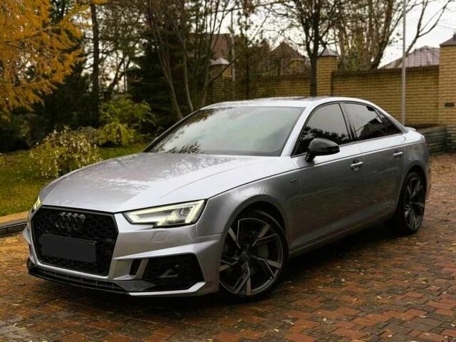 Сірий Ауді А4, об'ємом двигуна 2 л та пробігом 137 тис. км за 15700 $, фото 1 на Automoto.ua