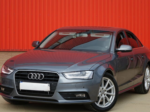 Серый Ауди А4, объемом двигателя 2 л и пробегом 50 тыс. км за 14300 $, фото 1 на Automoto.ua