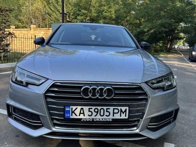 Сірий Ауді А4, об'ємом двигуна 2 л та пробігом 219 тис. км за 14998 $, фото 1 на Automoto.ua