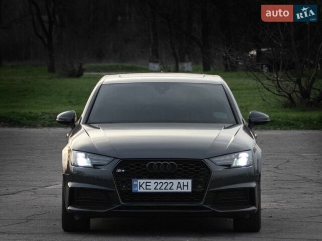 Серый Ауди А4, объемом двигателя 1.98 л и пробегом 111 тыс. км за 17000 $, фото 1 на Automoto.ua
