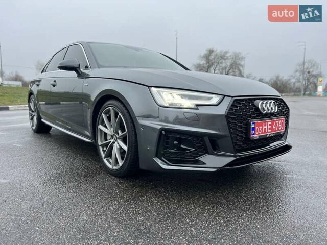 Серый Ауди А4, объемом двигателя 2 л и пробегом 168 тыс. км за 20800 $, фото 1 на Automoto.ua
