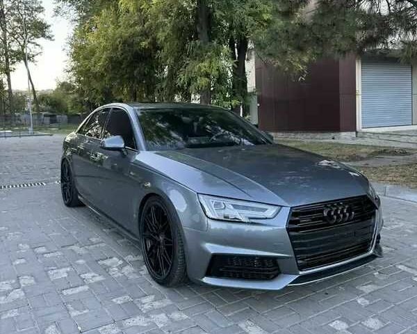 Сірий Ауді А4, об'ємом двигуна 2 л та пробігом 160 тис. км за 21200 $, фото 1 на Automoto.ua